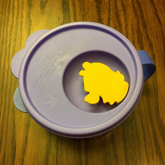 Tupperware Pooh Crystal Wave Soup Mug - Picture 2 of 4